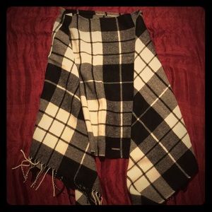 Nine West Poncho/Ruana in Black & White Plaid